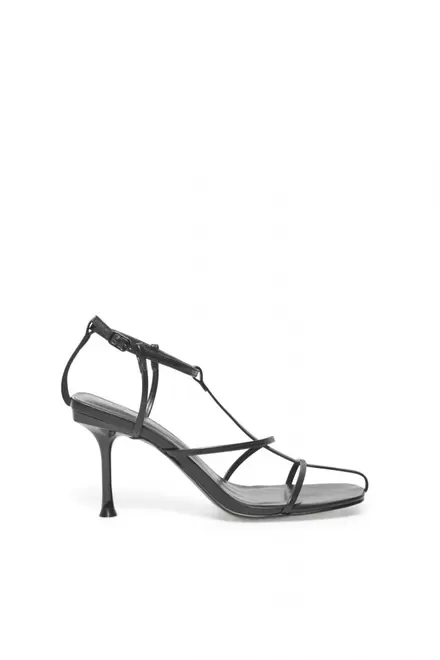 Oferta de Sandalia tiras + Colores      35,99€ por 35,99€ en Sfera