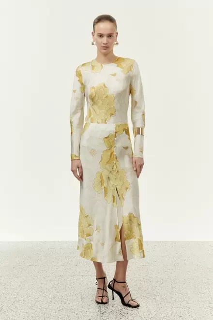 Oferta de Top estampado satén + Colores      29,99€ por 29,99€ en Sfera