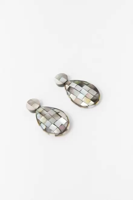 Oferta de Pendientes lágrima nacarados + Colores      8,99€ por 8,99€ en Sfera