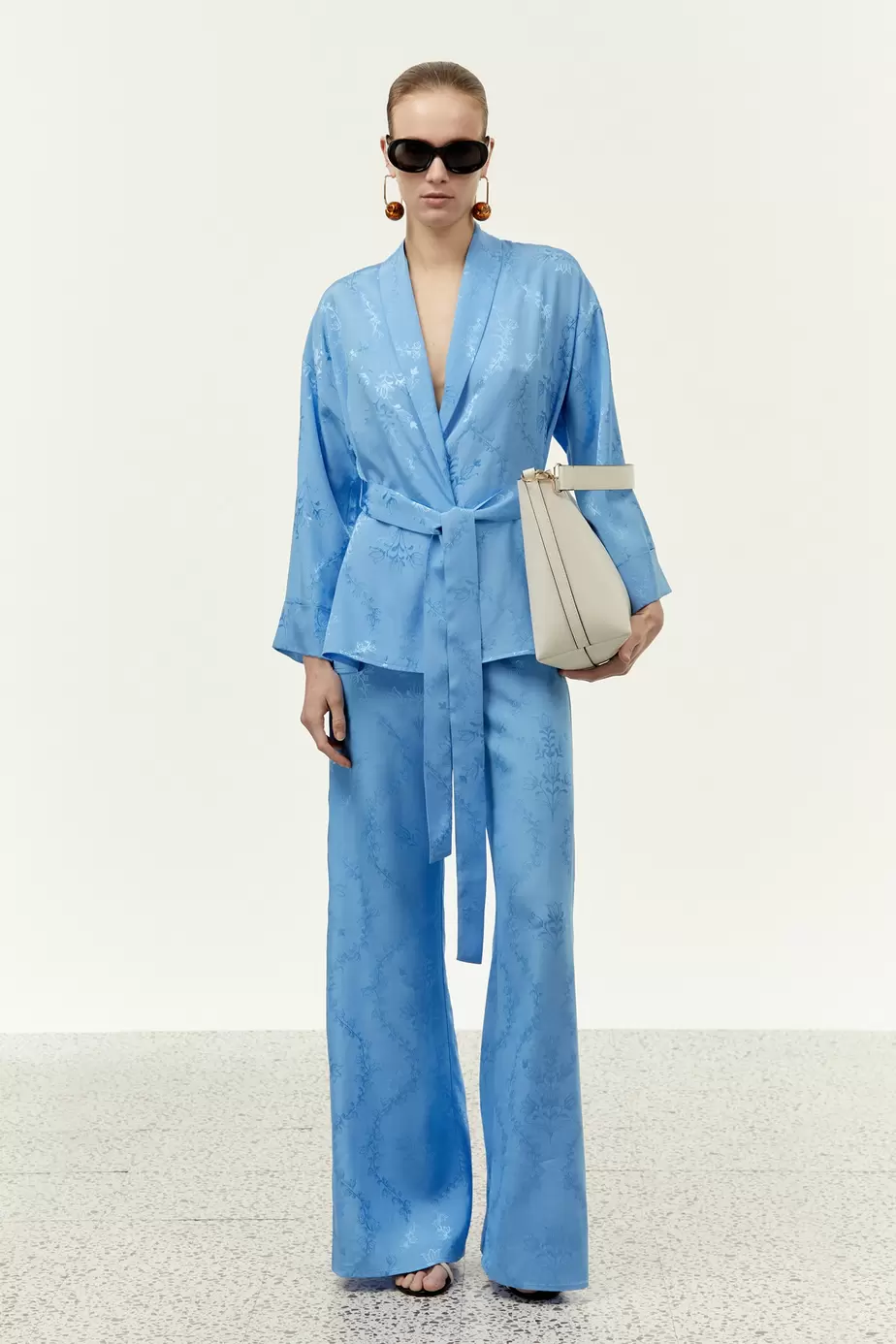 Oferta de Kimono jaquard + Colores      45,99€ por 45,99€ en Sfera
