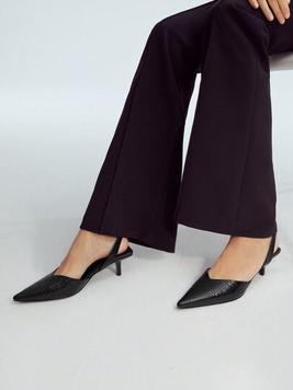 Oferta de MOTF PREMIUM Zapatos de moda con elegante con patrón de cocodrilo de punta de mujeres de tacón alto por 19€ en SheIn