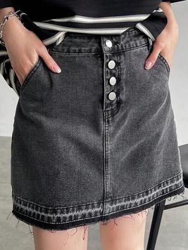 Oferta de FRIFUL Falda corta para mujer, casual y de moda, ajustada a la cadera, ideal para uso diario por 20€ en SheIn