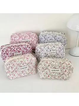 Oferta de 1 pieza Nueva bolsa de maquillaje portátil de viaje con diseño floral de primavera para mujer, bolsa de cosméticos de mano por 2,75€ en SheIn