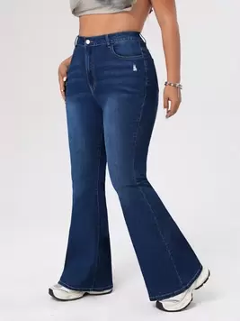 Oferta de SHEIN ICON Vaqueros De Talla Grande Para Mujer Con Agujeros Y Campana En Los Tobillos por 19,59€ en SheIn