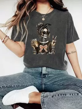 Oferta de INAWLY Camiseta de ajuste ceñido con estampado de calavera de chica para mujer, de uso casual en verano por 5,49€ en SheIn