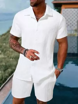 Oferta de Manfinity Homme Conjunto de camisa abotonada de color sólido y pantalones cortos para hombre, ropa casual de vacaciones para esposo por 14,99€ en SheIn