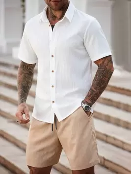 Oferta de Manfinity Homme Conjunto de camisa y pantalones cortos de estilo casual para hombres, conjunto de ropa de verano para hombre. Conjunto de camisa y traje casual apropiado para vacaciones al aire lib... por 13,59€ en SheIn