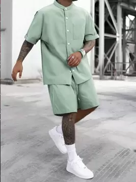 Oferta de SHEIN Camisa sólida de manga corta con botones y pantalones cortos de cintura con cordón para niños en edad intermedia por 14,44€ en SheIn