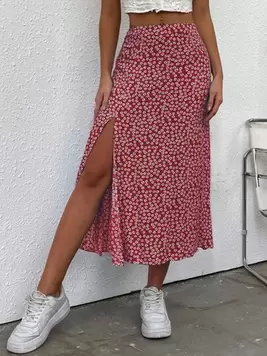 Oferta de SHEIN LUNE Falda de vuelo con abertura lateral con estampado de florecitas pequeñas (estilo Ditsy) para atuendo de mujer de Año Nuevo por 7,59€ en SheIn