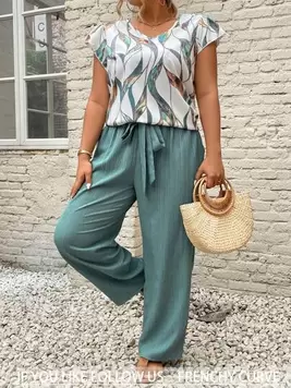 Oferta de SHEIN Frenchy Conjunto de 2 piezas con bolsillos cómodo para verano y talla grande, con cintura de moño y estampado de hojas por 15,95€ en SheIn