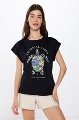 Oferta de Camiseta Gráfica Tropical por 17,99€ en Springfield
