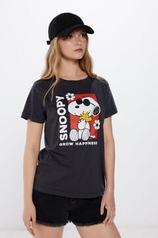 Oferta de Camiseta Snoopy por 17,99€ en Springfield