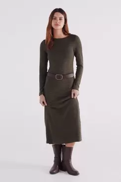 Oferta de Vestido midi estructura por 12,99€ en Springfield