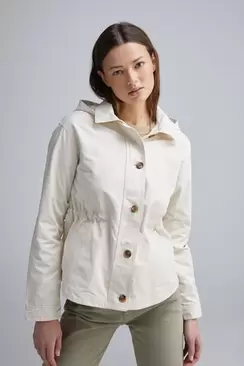 Oferta de Chaqueta ligera capucha por 29,99€ en Springfield