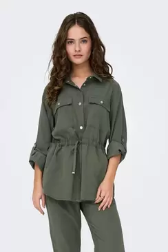 Oferta de Chaqueta cargo por 39,99€ en Springfield
