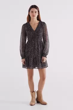 Oferta de Vestido corto estampado goma escote por 15,99€ en Springfield