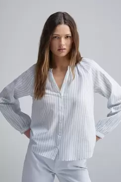 Oferta de Blusa volumen cuello mao por 9,99€ en Springfield