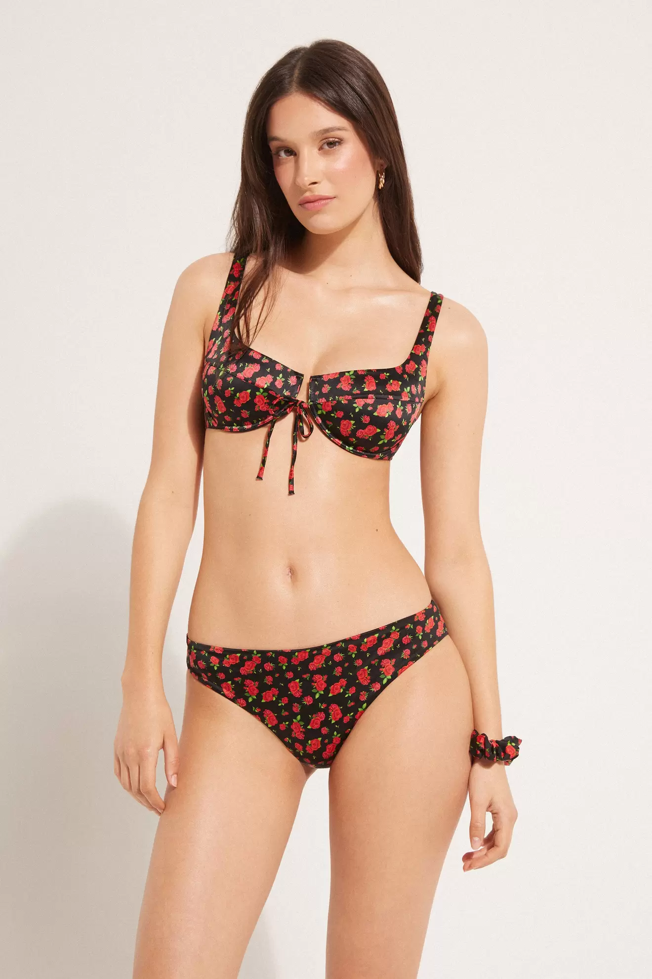 Oferta de Braguita de Bikini Clásica Cebra Spicy Roses por 9,99€ en Tezenis