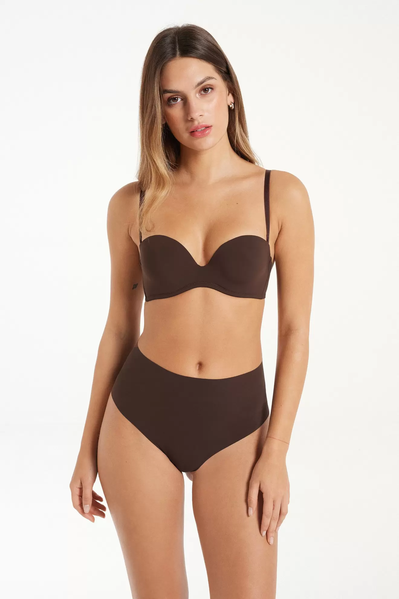 Oferta de Sujetador Bandeau de Microfibra Con Relleno New York por 17,99€ en Tezenis