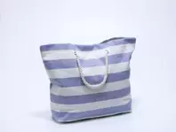 Oferta de BOLSA PLAYA RAYAS AZUL 57X15X42 por 18,99€ en Tiendas Mi Casa