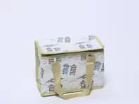 Oferta de BOLSA TERMICA 21X14X13 CASA PLAYA por 4,99€ en Tiendas Mi Casa