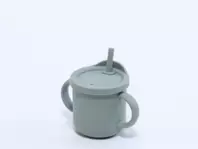 Oferta de MUG CON ASAS INFANTIL VERDE por 4,99€ en Tiendas Mi Casa