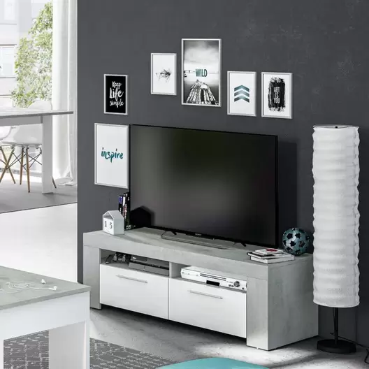 Oferta de Mueble TV con puertas KAZAN por 91€ en Tifón Hipermueble