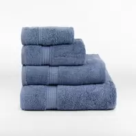 Oferta de Toalla de baño 700gr azul índigo por 3,99€ en Tramas+