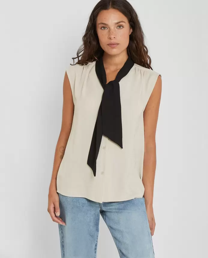 Oferta de Blusa Lazo En Cuello por 49,95€ en Trucco