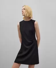 Oferta de Vestido entallado negro mujer por 89€ en U Adolfo Domínguez