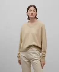 Oferta de Jersey cuello pico cashmere mujer por 129€ en U Adolfo Domínguez
