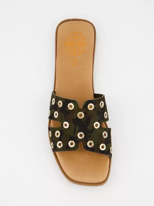 Oferta de Proveedor: Porronet Sanalia plana de pelo y piel con tachuelas Porronet por 59,95€ en Ulanka