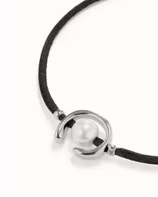 Oferta de Sterling silver-plated black thread bracelet with shell pearl accessory por 55€ en Uno de 50