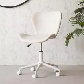 Oferta de Nori silla de escritorio tapizada beige con ruedas por 94€ en Banak Importa