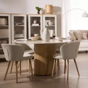 Oferta de Ingrid mesa de comedor redonda de madera de roble por 479€ en Banak Importa