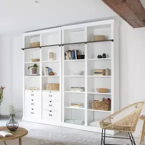 Oferta de Tand estantería de madera lacada en blanca por 795€ en Banak Importa