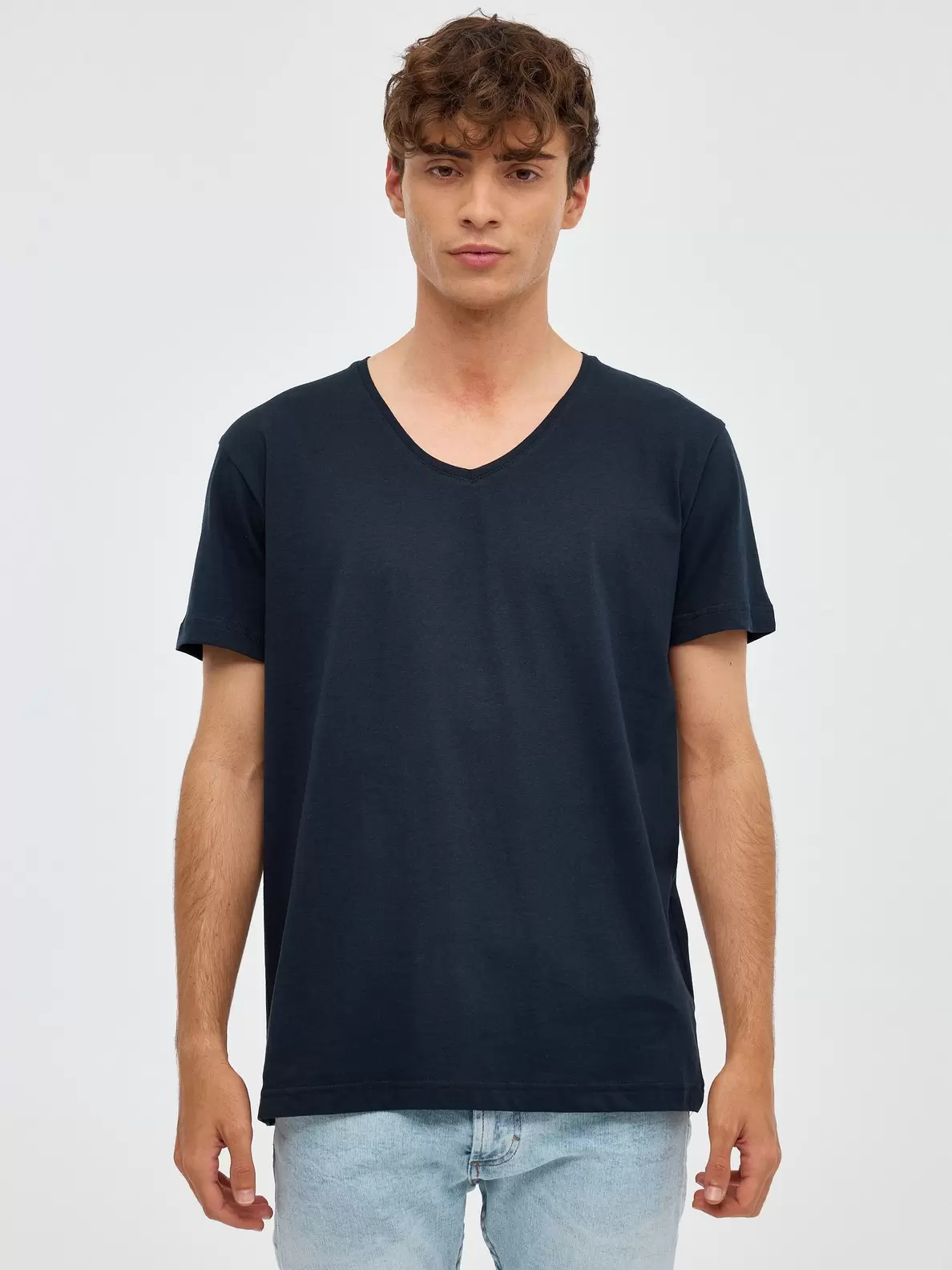 Oferta de Camiseta básica cuello pico por 5,99€ en Inside