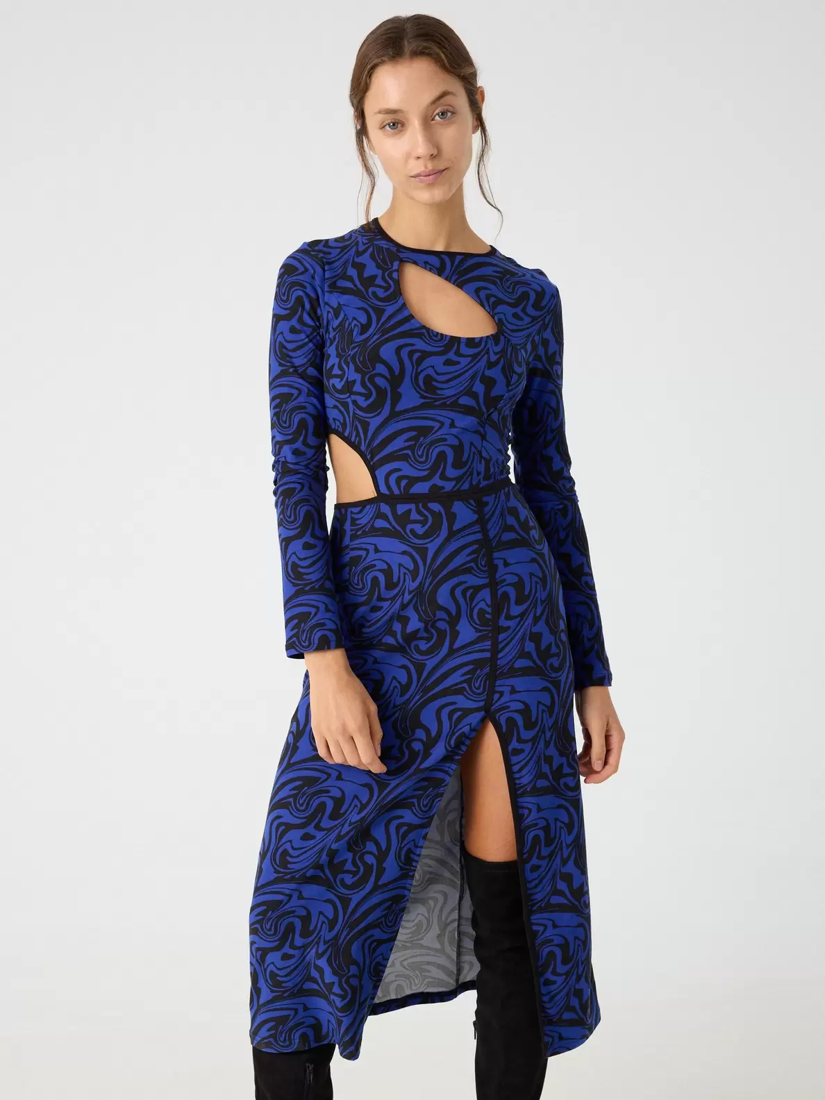 Oferta de Vestido midi cut out print... por 9,99€ en Inside