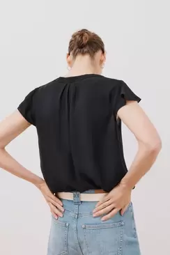 Oferta de Blusa manga volante por 17,99€ en Cortefiel