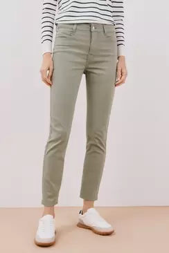 Oferta de Sensational Slim Color Jeans por 29,99€ en Cortefiel