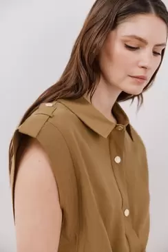 Oferta de Chaleco largo bolsillos por 39,99€ en Cortefiel