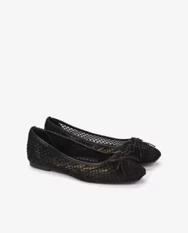 Oferta de BAILARINA NEGRA DE REJILLA CON BRILLO Y LAZO DECORATIVO por 59€ en CUPLÉ