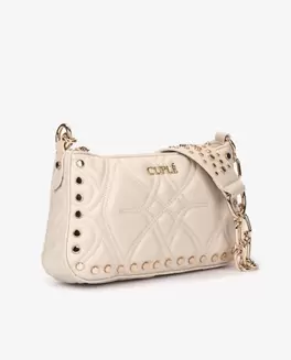 Oferta de BOLSO DE HOMBRO BEIGE ACOLCHADO CON CADENA Y TACHUELAS DORADAS por 89€ en CUPLÉ