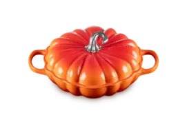 Oferta de Cacerola baja calabaza de hierro fundido por 325€ en Le Creuset