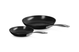 Oferta de Set de 2 sartenes bajas de Cerámica Antiadherente por 229€ en Le Creuset