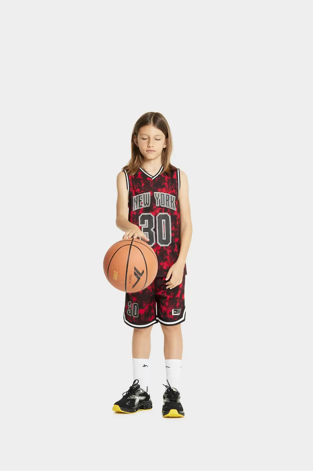 Oferta de SHORT TRAINING Tenth BASKET TIE DYE NIÑO 0 por 7,99€ en Décimas