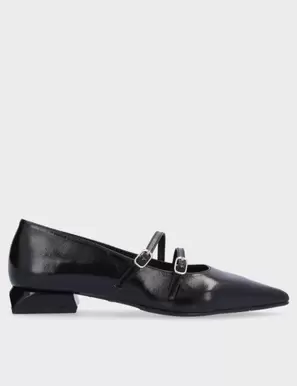 Oferta de ZAPATO LOLA SACRAMENTO NEGRO por 65€ en Lola Rey