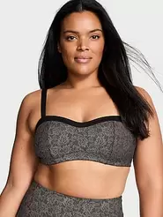 Oferta de Sujetador deportivo balconette de encaje reflectante brillante VSX por 32,99€ en Victoria's Secret