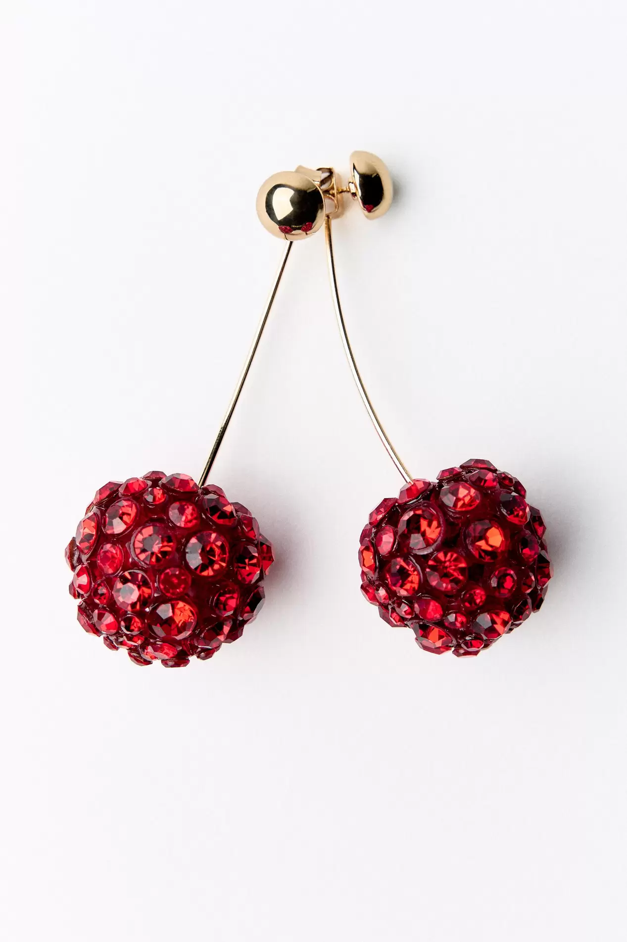 Oferta de PENDIENTES CEREZA BRILLOS por 15,95€ en ZARA