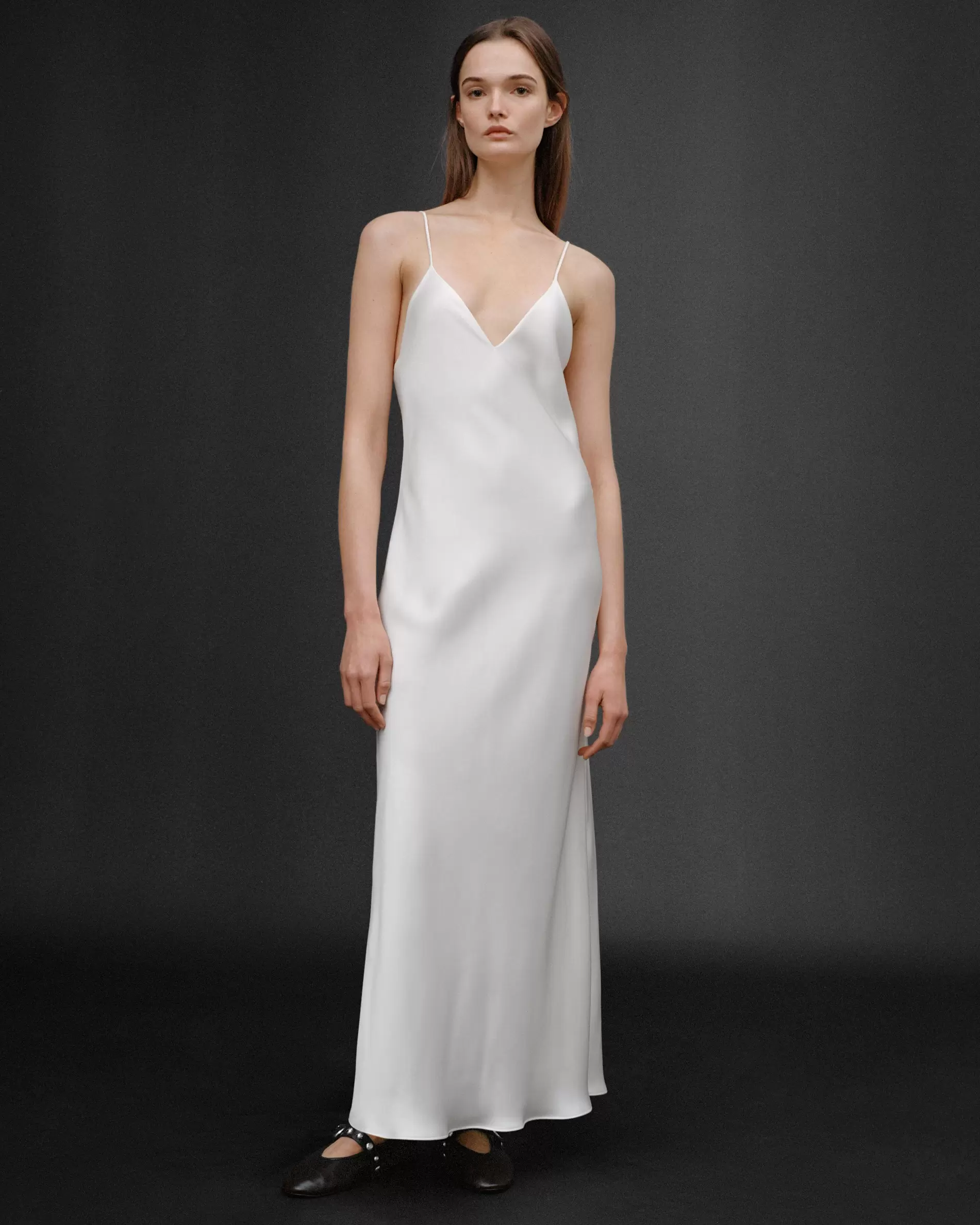 Oferta de VESTIDO MIDI SATINADO 50TH ANNIVERSARY por 39,95€ en ZARA
